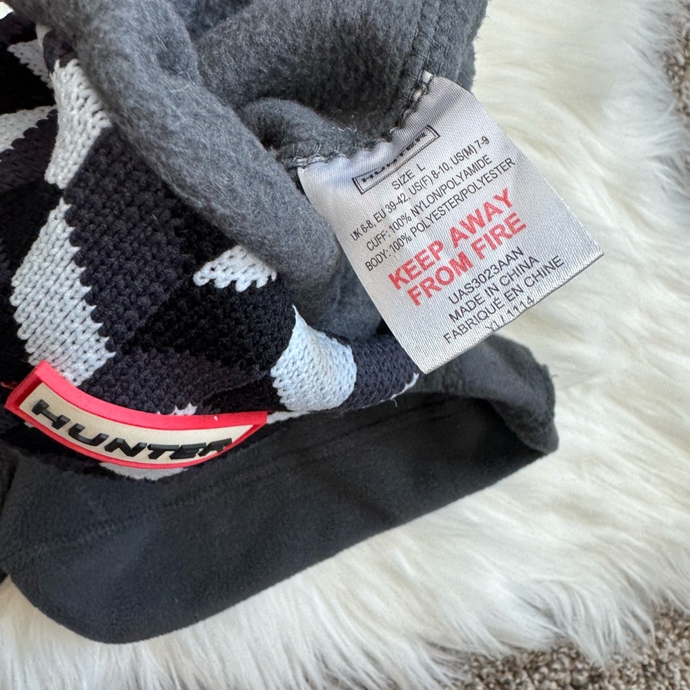 Hunter Black & White Knit Cuff Fleece Boot Socks - Picture 7 of 7